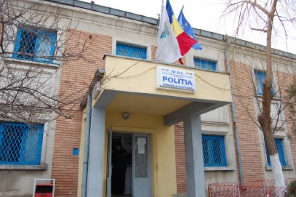 Prins după ce a furat pe bandă rulantă din societăţi comerciale